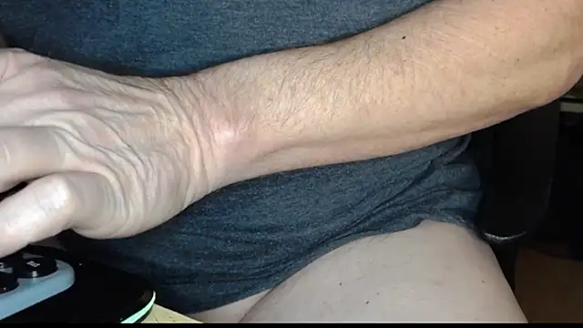 oldmann08 online show from January 2026 08:43:02 PM