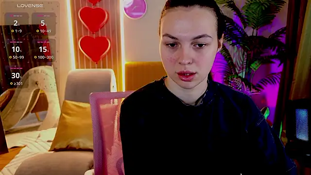 Snapshot of MaxinCarroll chatting on March 2026 05:57:01 AM MaxinCarroll online show from March 2026 05:57:01 AM