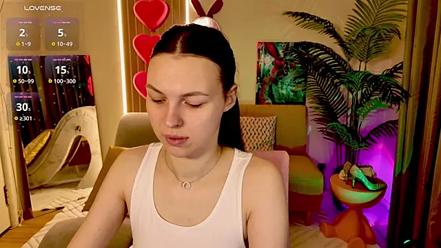 Snapshot of MaxinCarroll chatting on April 2026 10:21:01 AM MaxinCarroll online show from April 2026 10:21:01 AM