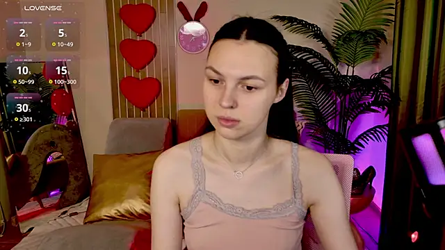 Snapshot of MaxinCarroll chatting on April 2026 10:28:01 AM MaxinCarroll online show from April 2026 10:28:01 AM