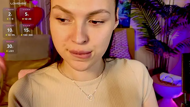 Snapshot of MaxinCarroll chatting on May 2026 04:04:02 PM MaxinCarroll online show from May 2026 04:04:02 PM
