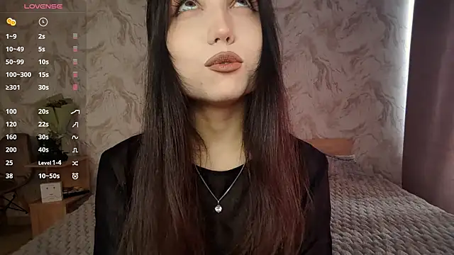 Qwami Amie online show from April 2026 09:43:01 AM