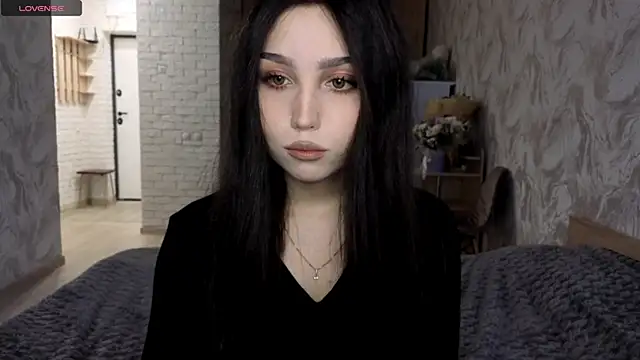 Qwami Amie online show from May 2026 05:37:02 AM