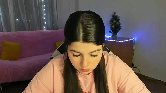 KisaModel online show from February 2026 12:37:02 AM