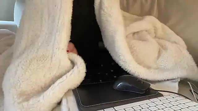 Snapshot of ijustturned18today chatting on December 2025 10:43:01 AM ijustturned18today online show from December 2025 10:43:01 AM