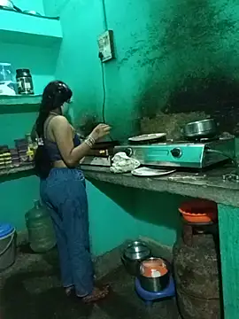 Snapshot of Cuple_masti72 chatting on May 2026 04:05:02 PM Cuple masti72 online show from May 2026 04:05:02 PM