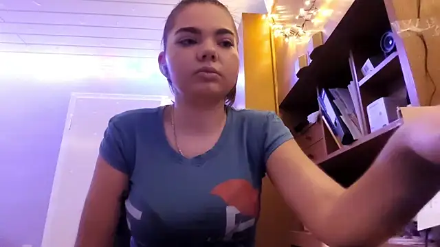 Mona Slearys online show from December 2025 02:18:01 AM