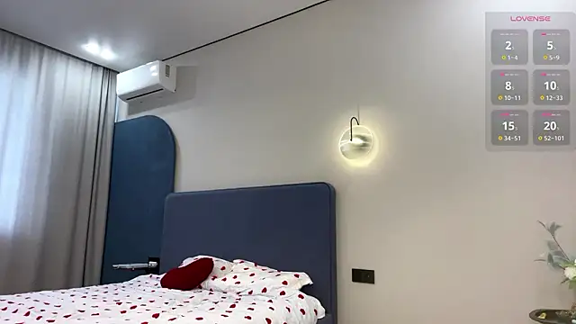 SepiahLune online show from February 2026 08:13:01 AM