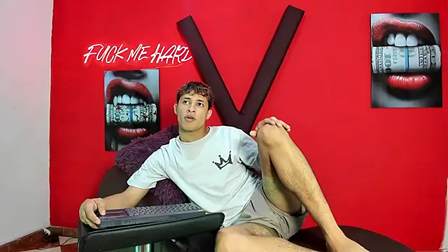 Snapshot of YOUNG_GUYS1 chatting on February 2026 01:14:01 AM YOUNG GUYS1 online show from February 2026 01:14:01 AM