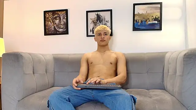 YOUNG GUYS1 online show from March 2026 07:58:01 AM