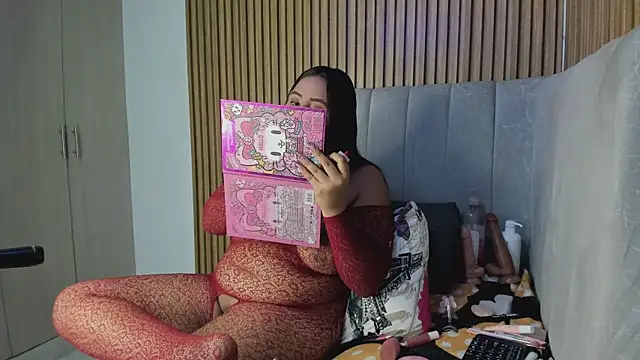 Snapshot of TiifanyGrey chatting on January 2026 03:01:02 AM TiifanyGrey online show from January 2026 03:01:02 AM