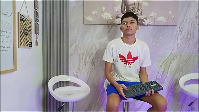 HORNY PRETTY online show from February 2026 01:15:01 PM