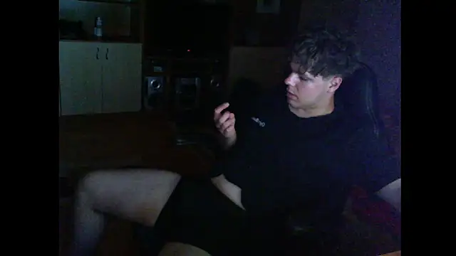 Snapshot of GymGuy0505 chatting on May 2026 09:43:01 PM GymGuy0505 online show from May 2026 09:43:01 PM