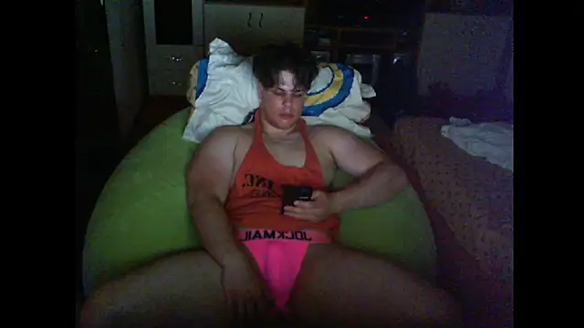Snapshot of GymGuy0505 chatting on June 2026 07:37:02 PM GymGuy0505 online show from June 2026 07:37:02 PM