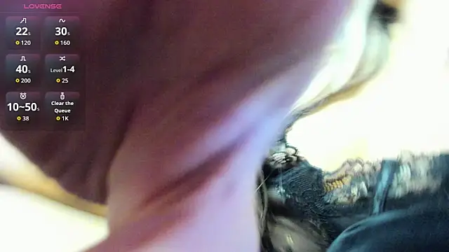 Snapshot of evelynvlove chatting on February 2026 10:42:01 PM evelynvlove online show from February 2026 10:42:01 PM