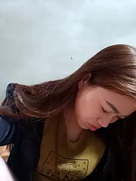 little-effy online show from April 2026 12:08:02 AM