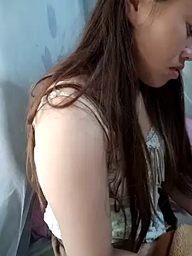 Snapshot of little-effy chatting on July 2026 10:20:01 AM little-effy online show from July 2026 10:20:01 AM