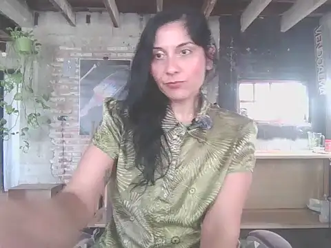 DommeVioleta online show from June 2026 05:33:02 PM