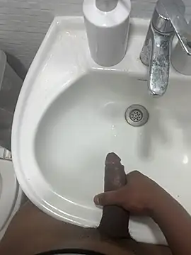 Snapshot of Comeonmyhouse22cm chatting on February 2026 06:17:01 AM Comeonmyhouse22cm online show from February 2026 06:17:01 AM