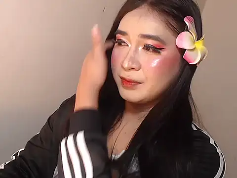 camelastarsairo online show from April 2026 10:26:02 PM