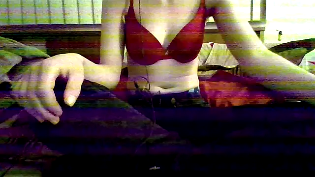 jennyxoxo22 online show from December 2025 05:25:01 AM