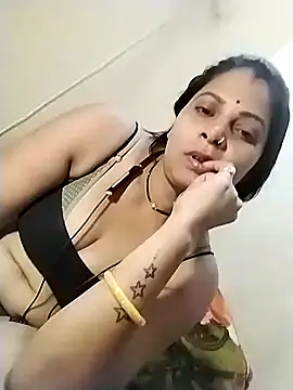 Snapshot of Sexy_Riya123 chatting on April 2026 04:44:01 PM Sexy Riya123 online show from April 2026 04:44:01 PM