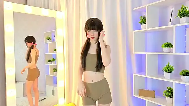 Snapshot of ViollaBloom chatting on February 2026 02:07:02 AM ViollaBloom online show from February 2026 02:07:02 AM