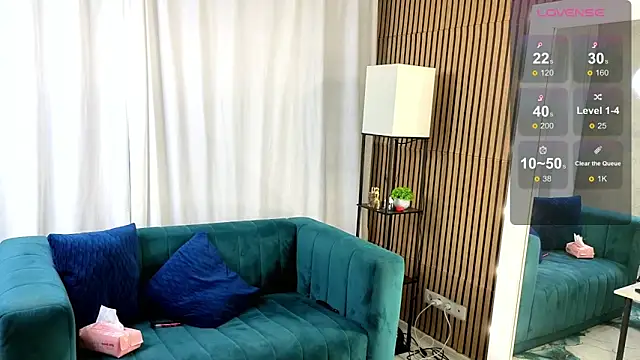 Snapshot of ViollaBloom chatting on February 2026 06:26:01 AM ViollaBloom online show from February 2026 06:26:01 AM