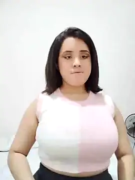 Snapshot of Missnia chatting on April 2026 01:11:01 PM Missnia online show from April 2026 01:11:01 PM