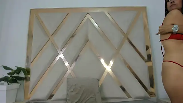 Selenaasm online show from February 2026 09:13:01 PM