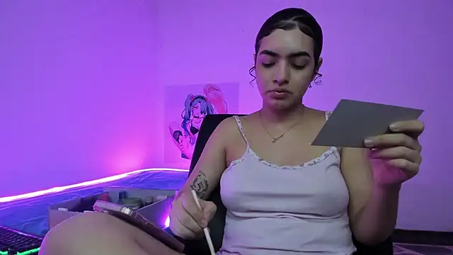 Snapshot of kari-10 chatting on December 2025 01:29:01 PM kari-10 online show from December 2025 01:29:01 PM