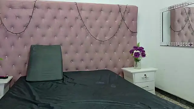 Snapshot of ValentinaFranco1 chatting on December 2025 08:17:01 PM ValentinaFranco1 online show from December 2025 08:17:01 PM