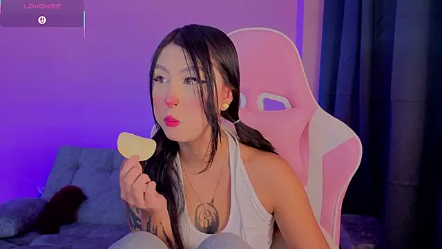 Snapshot of sharonbone chatting on June 2026 11:54:01 PM sharonbone online show from June 2026 11:54:01 PM