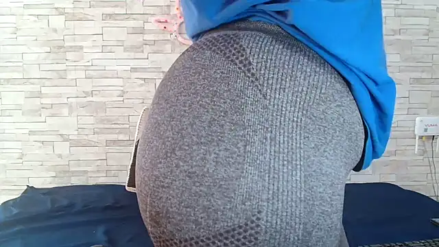 Yellowmellow01 online show from April 2026 12:55:01 PM