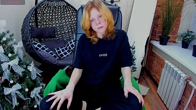 Soft Flame online show from December 2025 03:41:02 PM