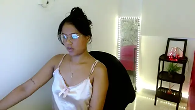 Snapshot of Shawnycarson chatting on January 2026 03:25:02 PM Shawnycarson online show from January 2026 03:25:02 PM