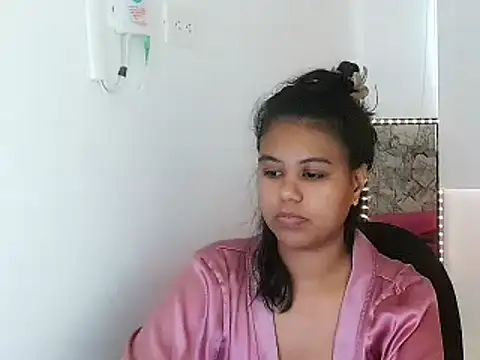 Snapshot of Shawnycarson chatting on June 2026 04:32:01 PM Shawnycarson online show from June 2026 04:32:01 PM