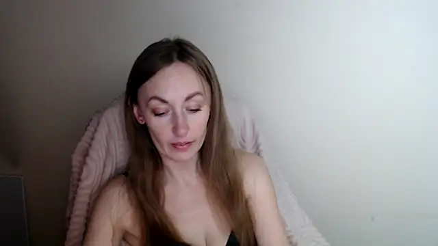 Snapshot of LiaSeass_ chatting on June 2026 11:46:01 AM LiaSeass online show from June 2026 11:46:01 AM