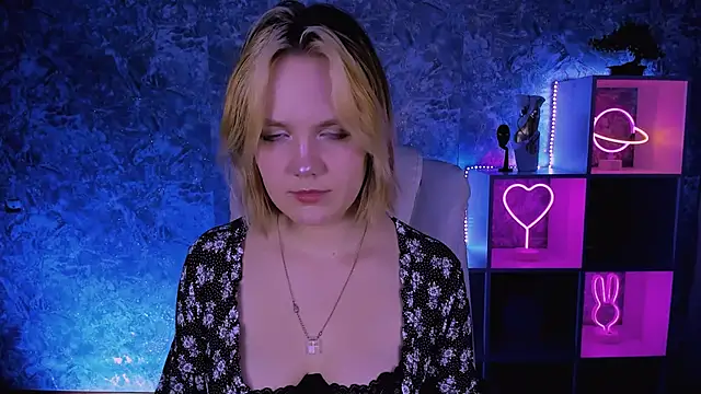 Snapshot of madeline_doll chatting on March 2026 08:43:01 AM madeline doll online show from March 2026 08:43:01 AM