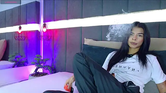 luna blannco online show from December 2025 11:06:02 AM