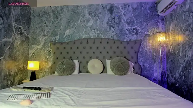 EVANGELIINE 21 online show from April 2026 06:49:02 PM