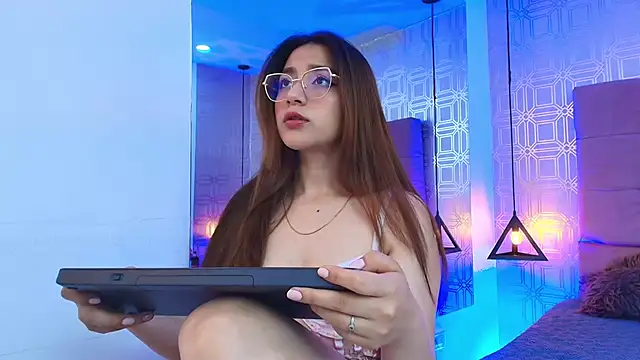 SariNorrisfg online show from January 2026 08:01:02 PM