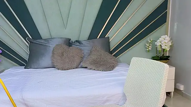 DulceeEsmeralda online show from March 2026 01:17:01 PM