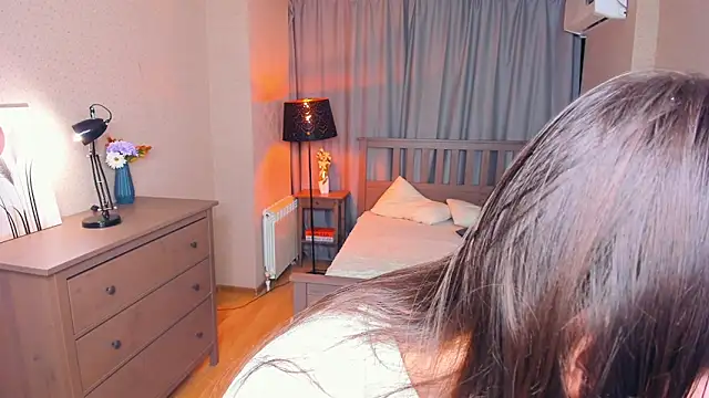 YvonneRobes online show from February 2026 07:28:01 PM