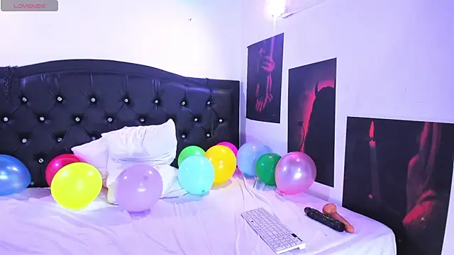 SweetVenomX online show from December 2025 05:49:01 AM