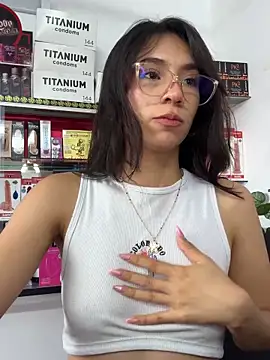 lunaluxury22 online show from February 2026 02:43:02 PM