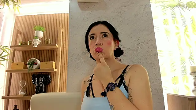 Victoria01  online show from May 2026 01:14:01 AM