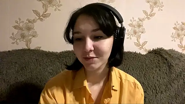 Snapshot of EmilyVeiro chatting on December 2025 05:53:01 PM EmilyVeiro online show from December 2025 05:53:01 PM