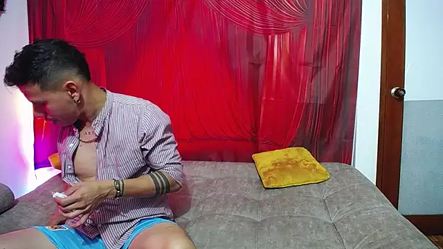 Snapshot of Noha_and_Iam chatting on January 2026 12:29:02 PM Noha and Iam online show from January 2026 12:29:02 PM