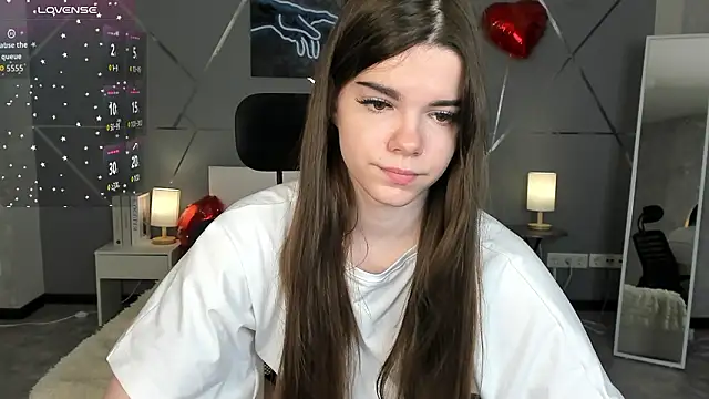 miss  evelyne online show from February 2026 01:03:01 AM